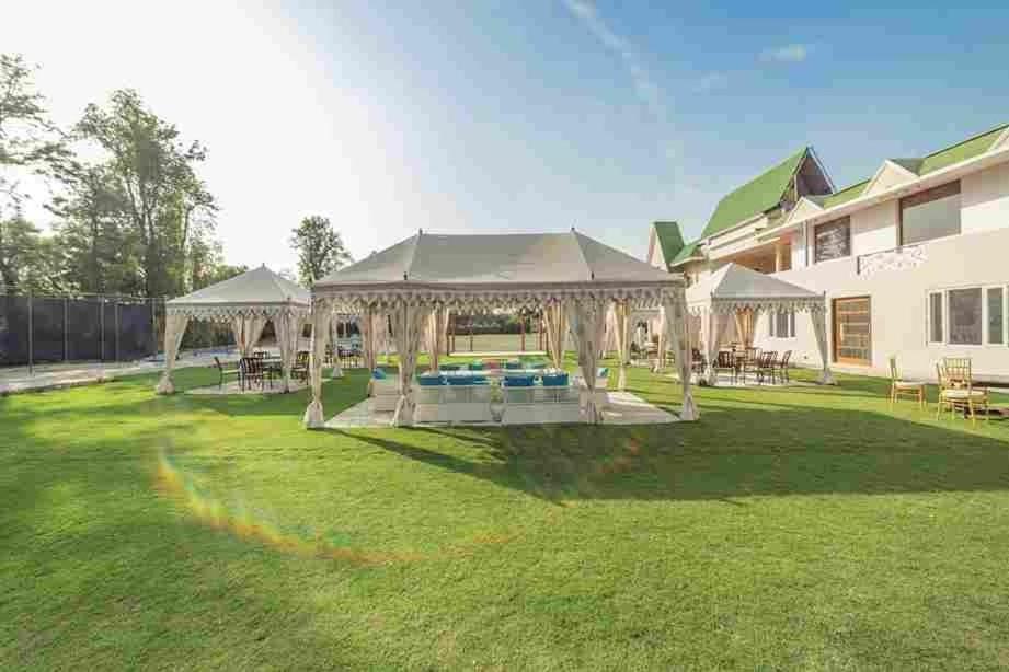 Executive Club Hotell Bareilly Exteriör bild
